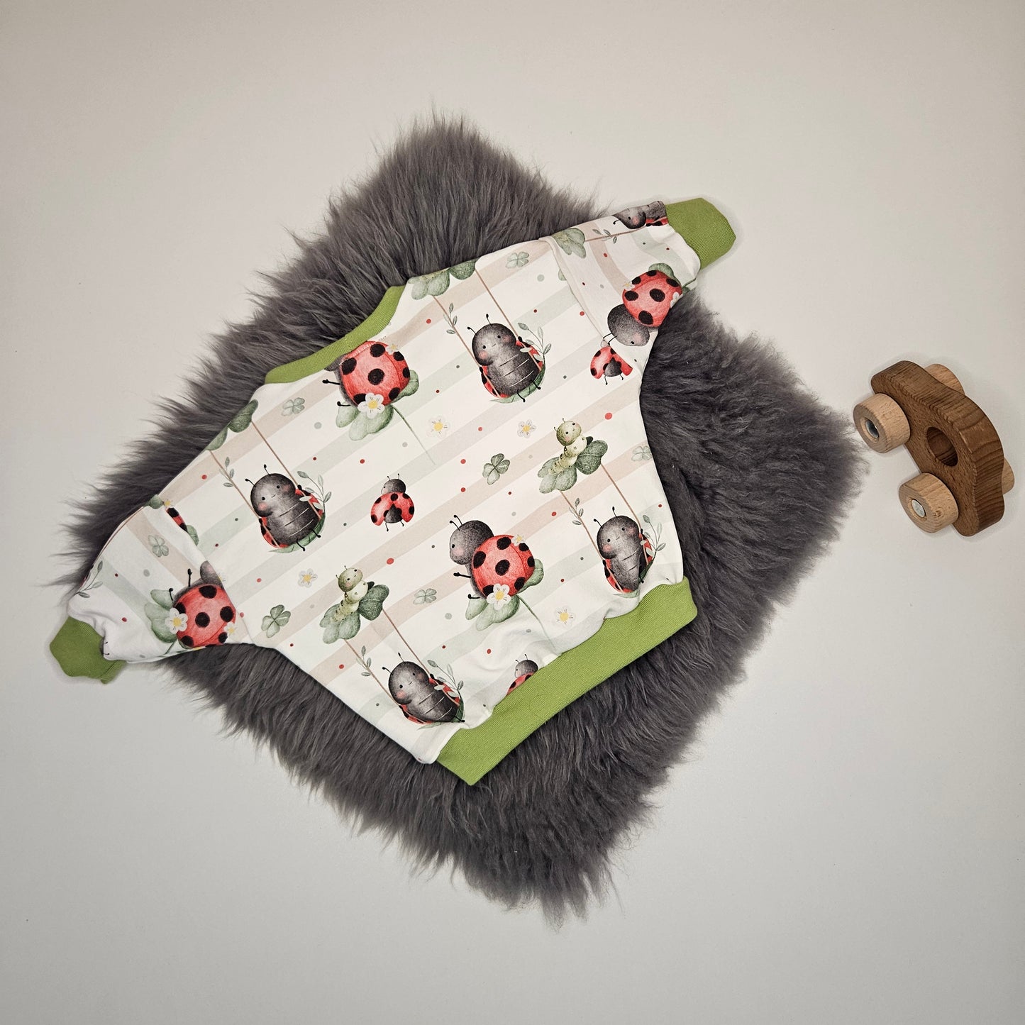 Pullover "Raupe und Marienkäfer"Gr. 56